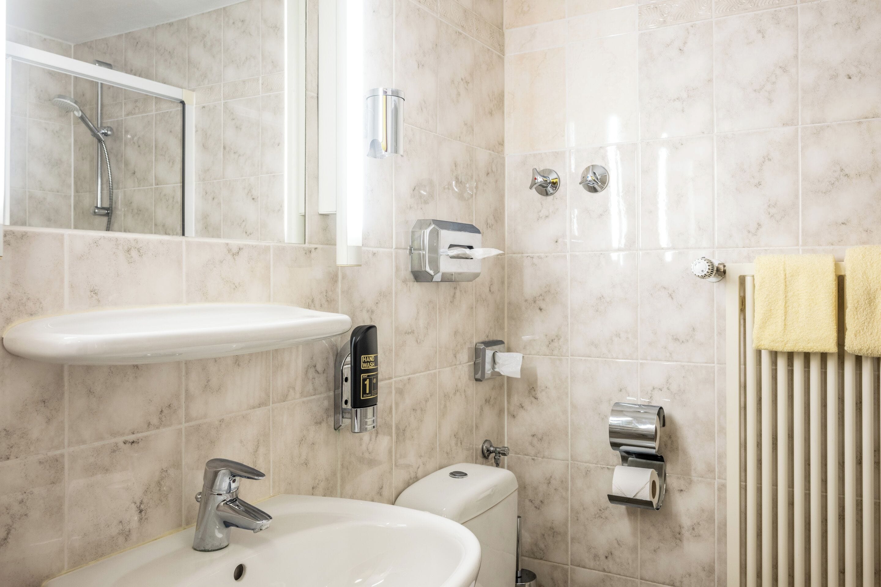 Shower, towels