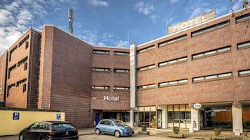 Mặt tiền nơi lưu trú