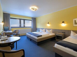 Triple Room | 1 bedroom, in-room safe, individually furnished, desk