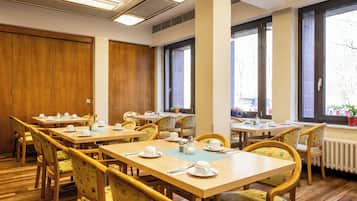 Bao gồm bữa sáng buffet hàng ngày