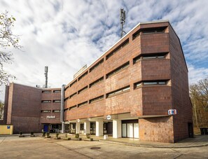 واجهة المنشأة