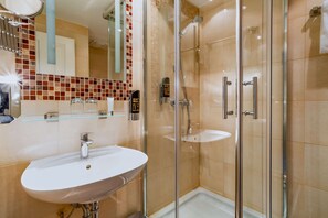 Family Room | Room amenity