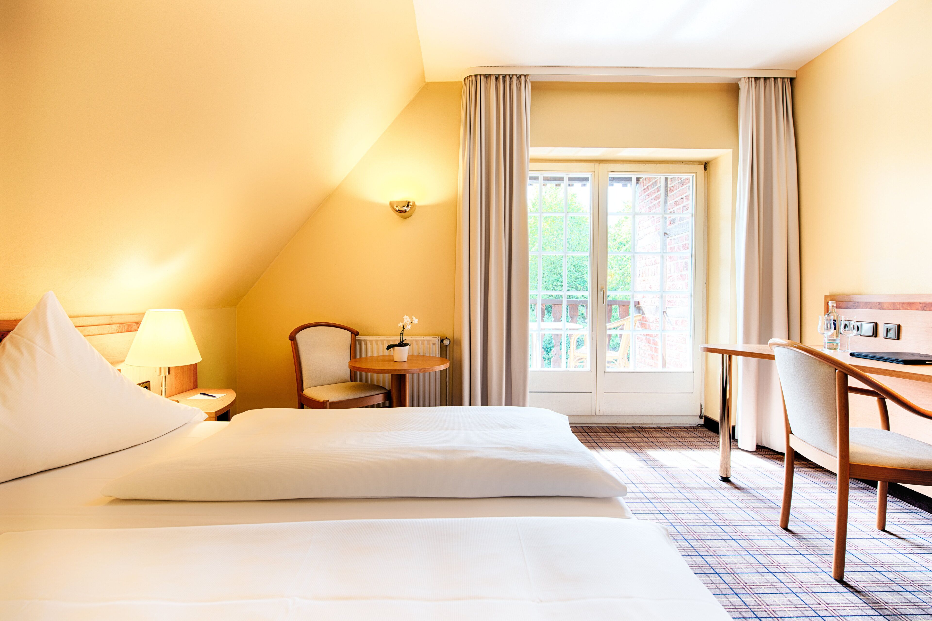 laptop workspace, free wifi, bed sheets