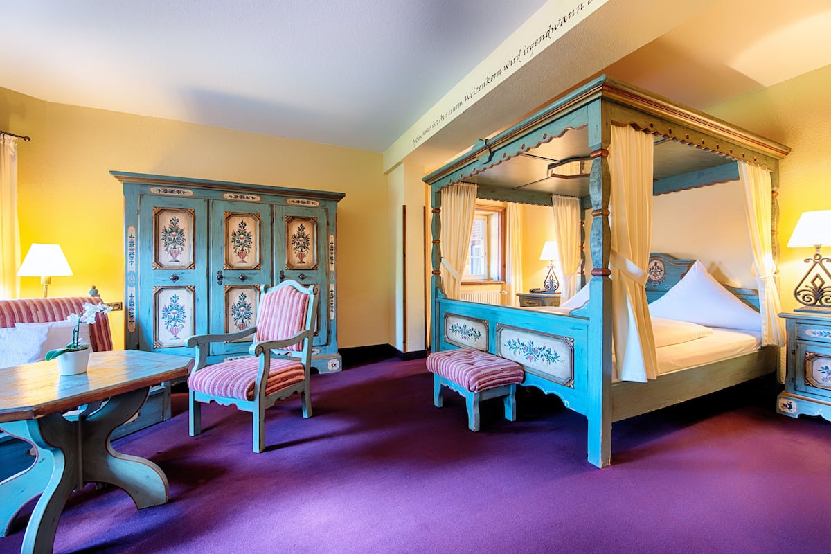 Junior Suite | Laptop workspace, free WiFi, bed sheets