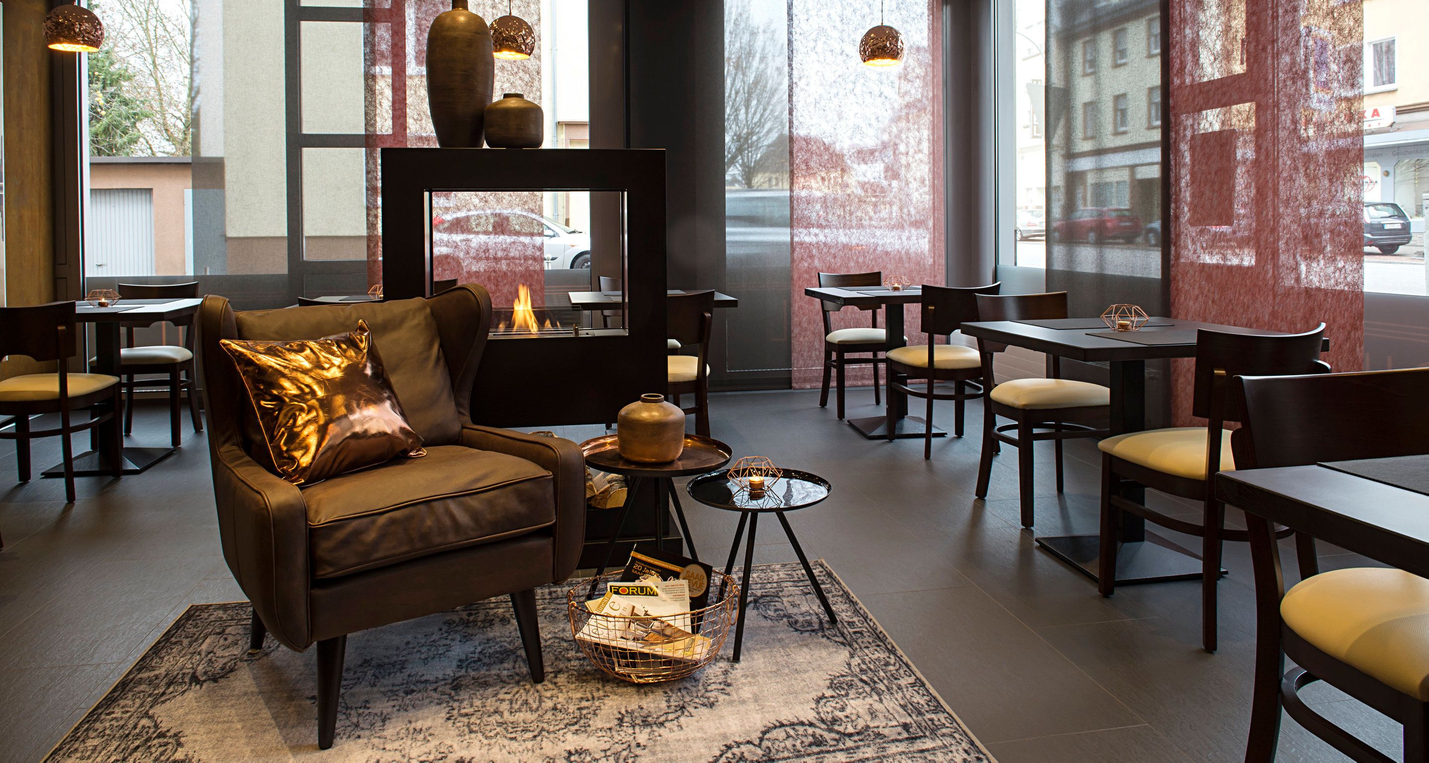 breakfast and dinner served, american cuisine