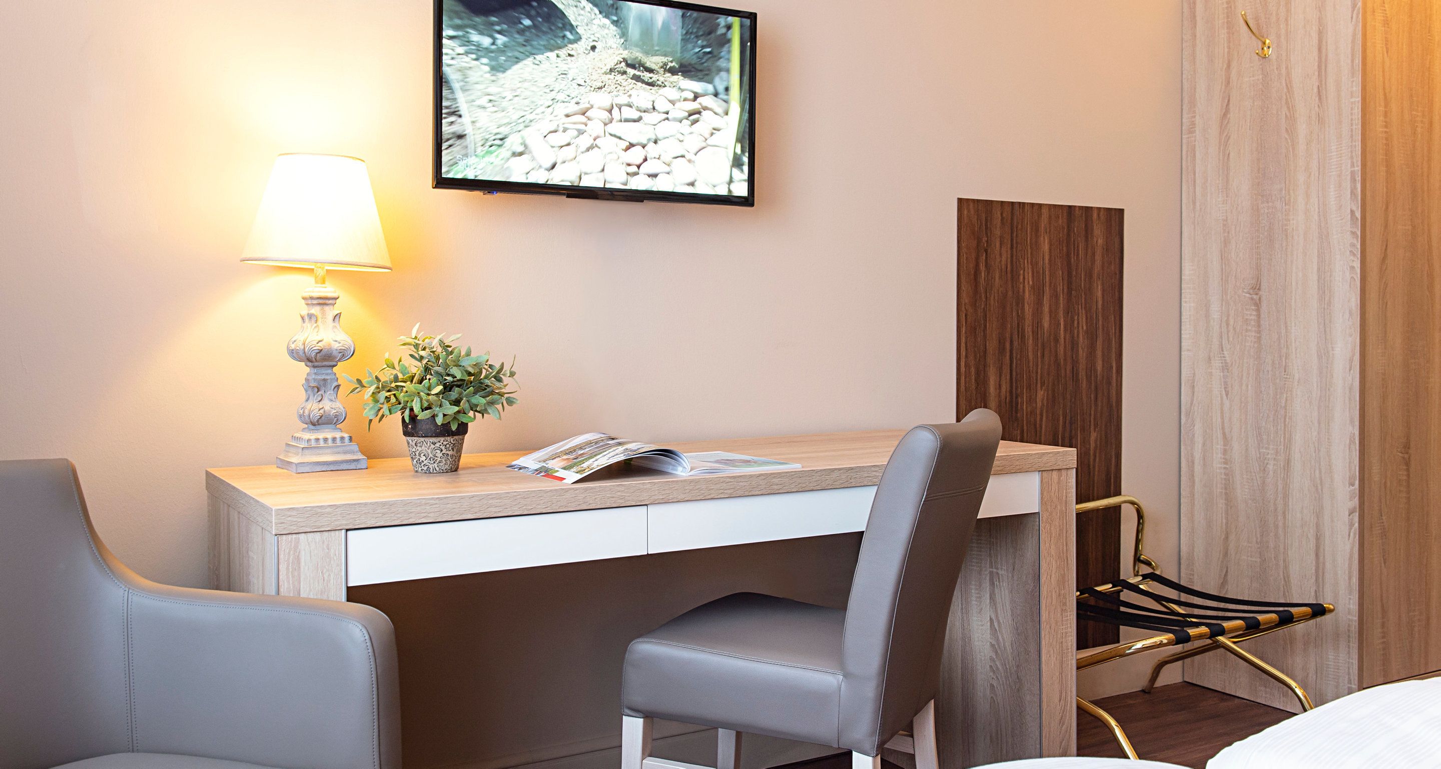 classic twin room | hypo-allergenic bedding, in-room safe, individually decorated, desk