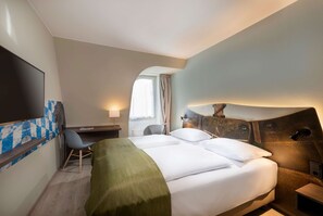 Literie hypoallergénique, coffres-forts dans les chambres, bureau