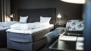 Habitación estándar, 2 camas individuales | Ropa de cama de alta calidad y caja de seguridad en la habitación