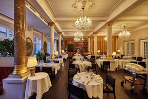 Breakfast and dinner served - First Hotel Grand Odense (Odense)