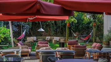 Bar (in der Unterkunft)