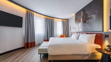 Premium-Zimmer, Blick auf den Innenhof | 1 Schlafzimmer, Allergikerbettwaren, Schreibtisch, Verdunkelungsvorhänge