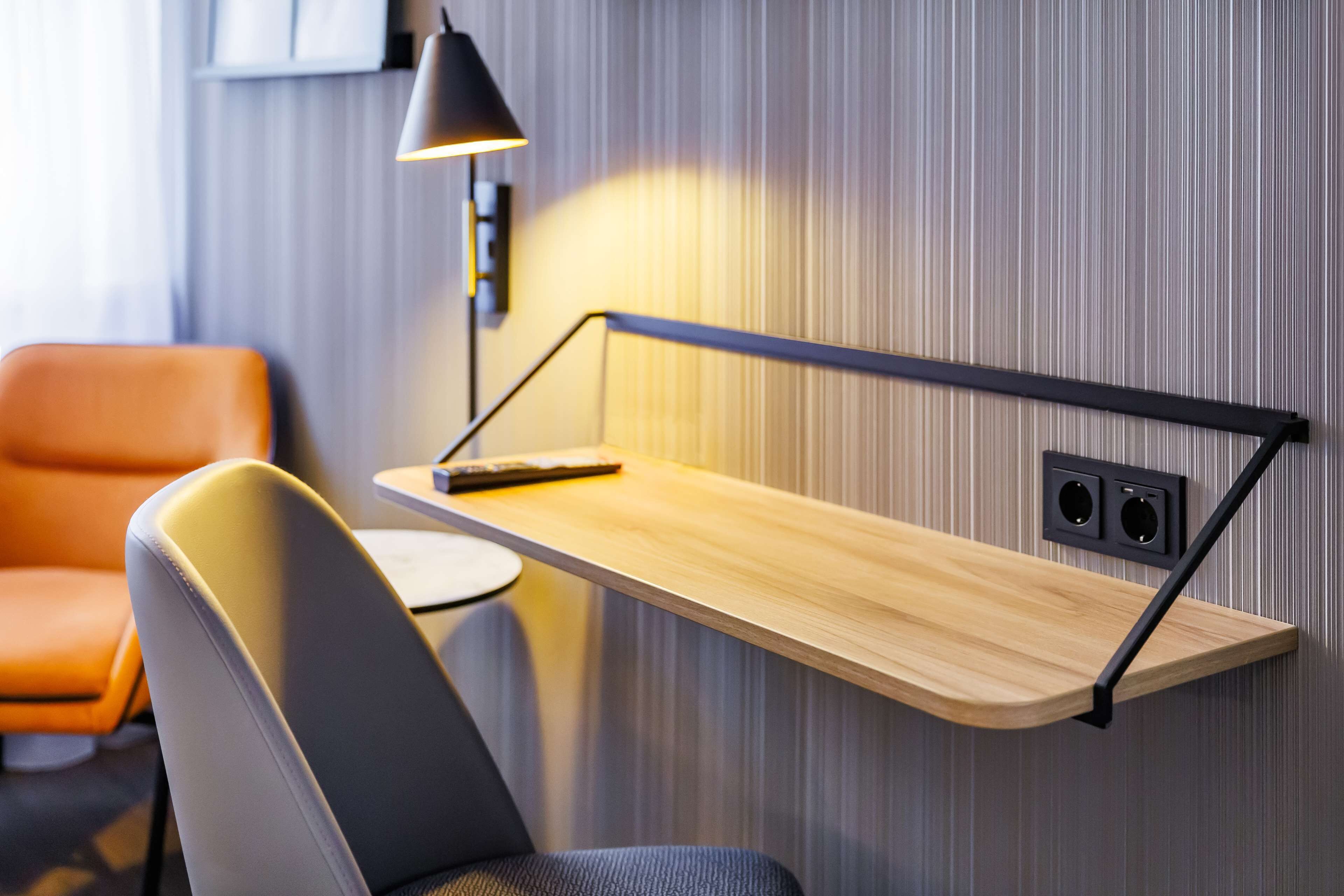 1 bedroom, hypo-allergenic bedding, desk, blackout curtains