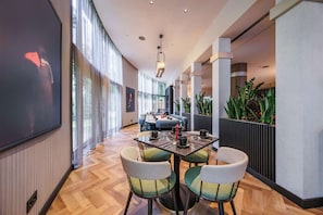 Restaurant - Radisson RED Berlin Kudamm (Berlin)