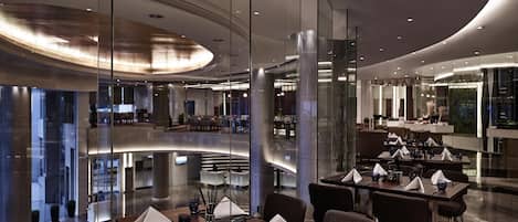 FrĂŒhstĂŒck, Mittagessen, Abendessen, internationale KĂŒche