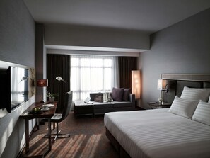 Deluxe Room, 1 King Bed, City View | Egyptian cotton sheets, premium bedding, down comforters - Pullman Hanoi Hotel (Hanoi)