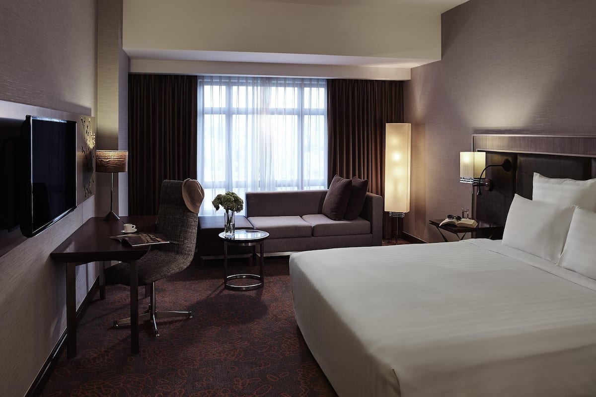 Deluxe Room, 1 King Bed, City View