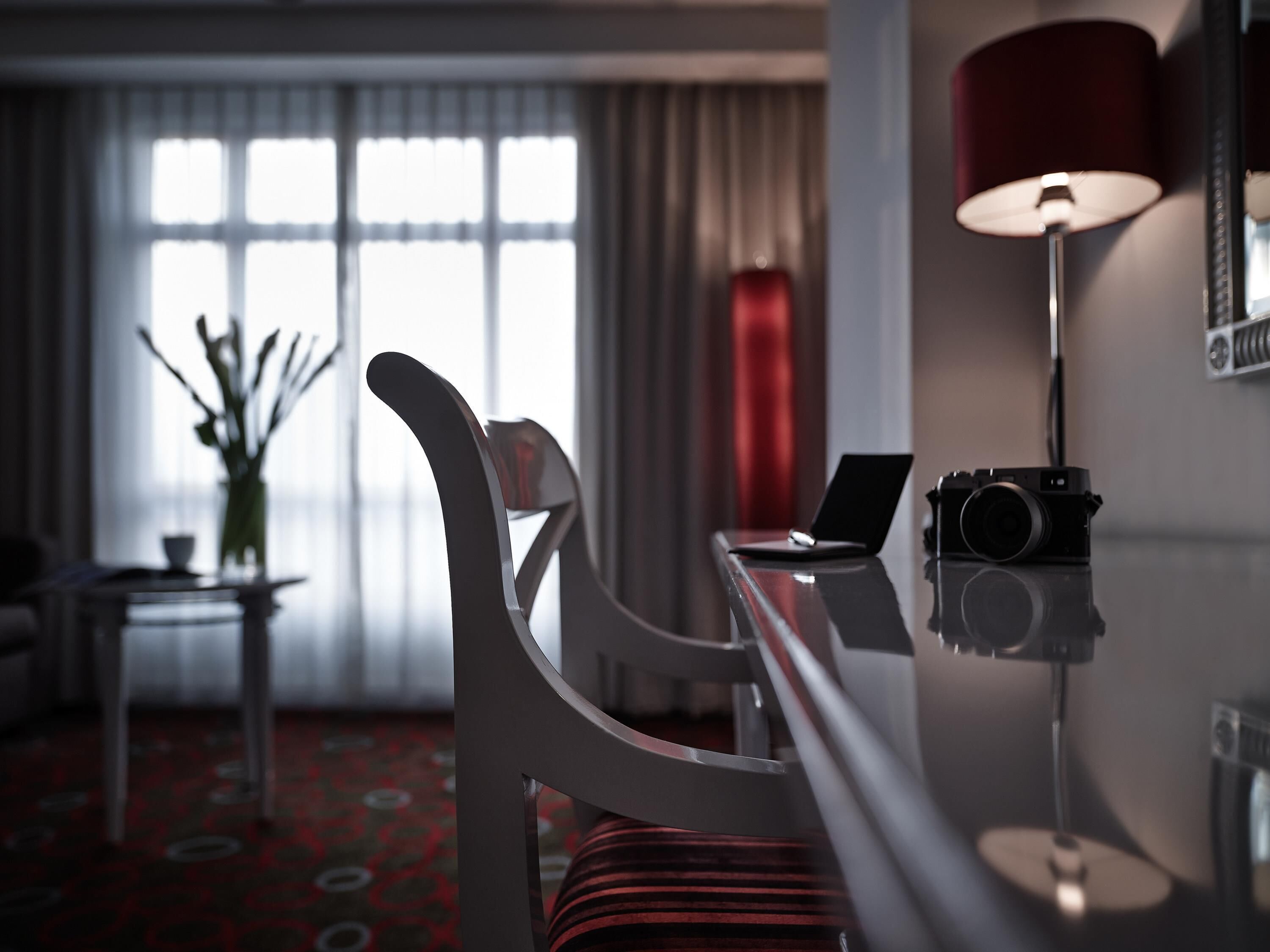 Habitación superior, 1 cama de matrimonio grande, vistas a la ciudad | Sábanas de algodón egipcio y ropa de cama de alta calidad