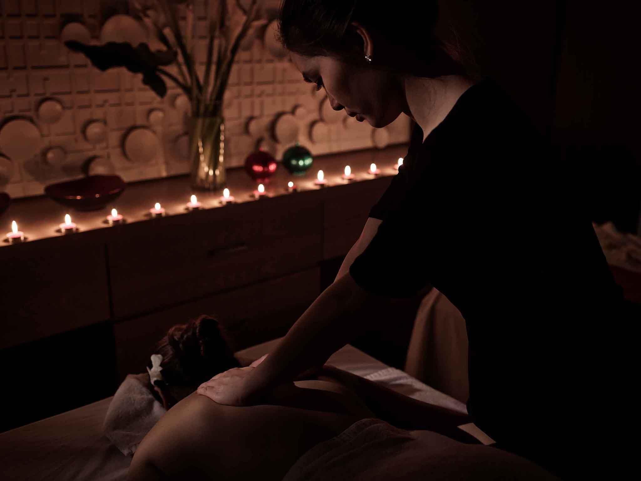 Couples treatment rooms, sauna, hot tub, body treatments, aromatherapy