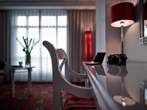 Quarto superior, 1 cama King, vista para a cidade | 1 quarto, roupas de cama de algodão egípcio, roupas de cama premium