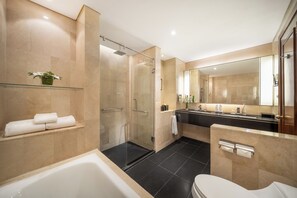 Executive Suite, 1 King Bed, Club Lounge Access | Bathroom | Shower, eco-friendly toiletries, hair dryer, bathrobes