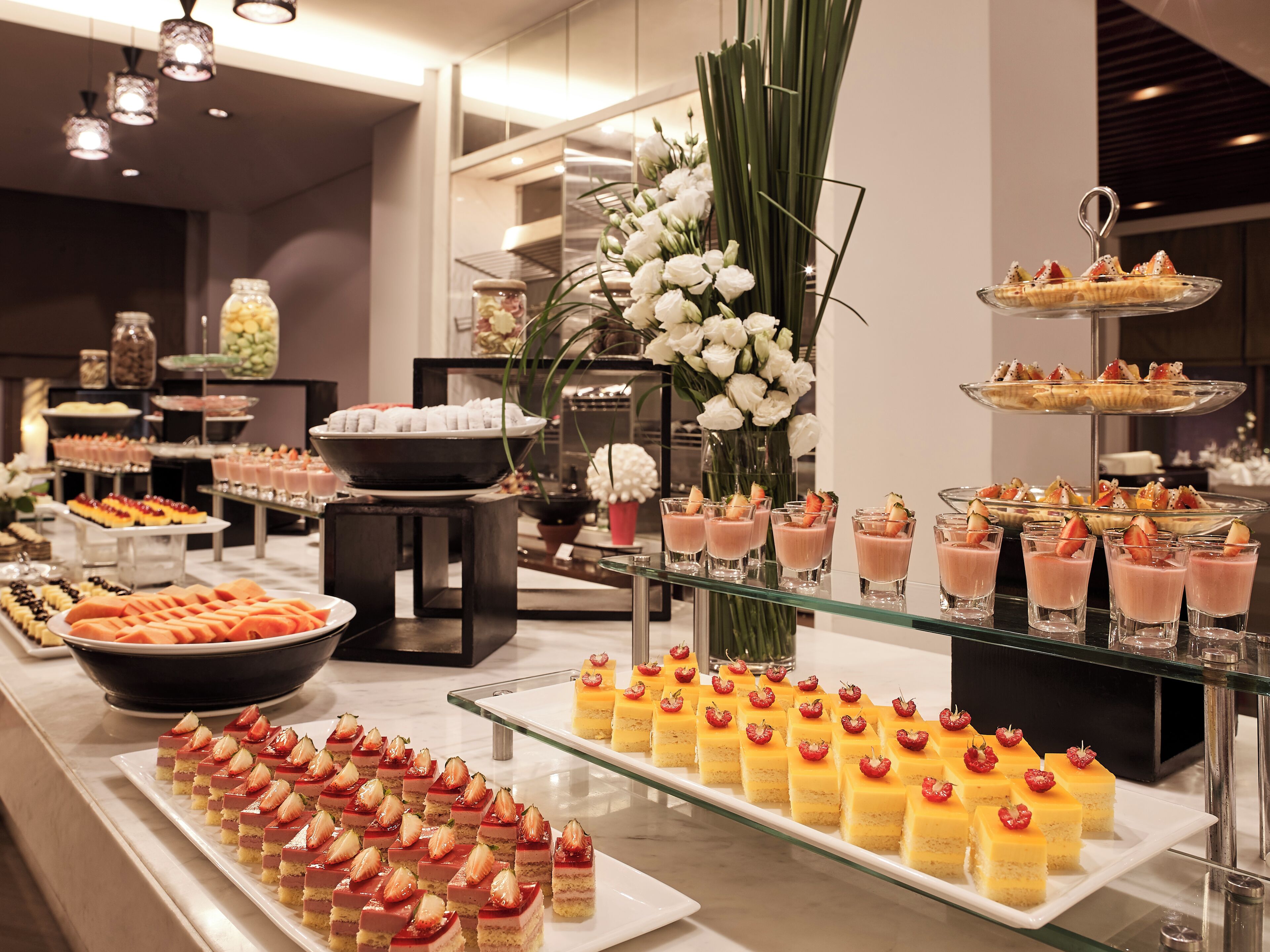 breakfast, lunch, dinner served; international cuisine