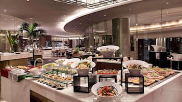 Petit déjeuner buffet (23 USD par personne)