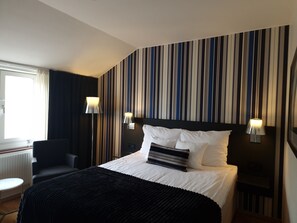 Standard Room, 1 Queen Bed, Non Smoking