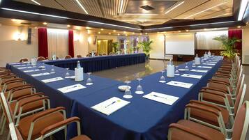Toplantı salonu/imkânları