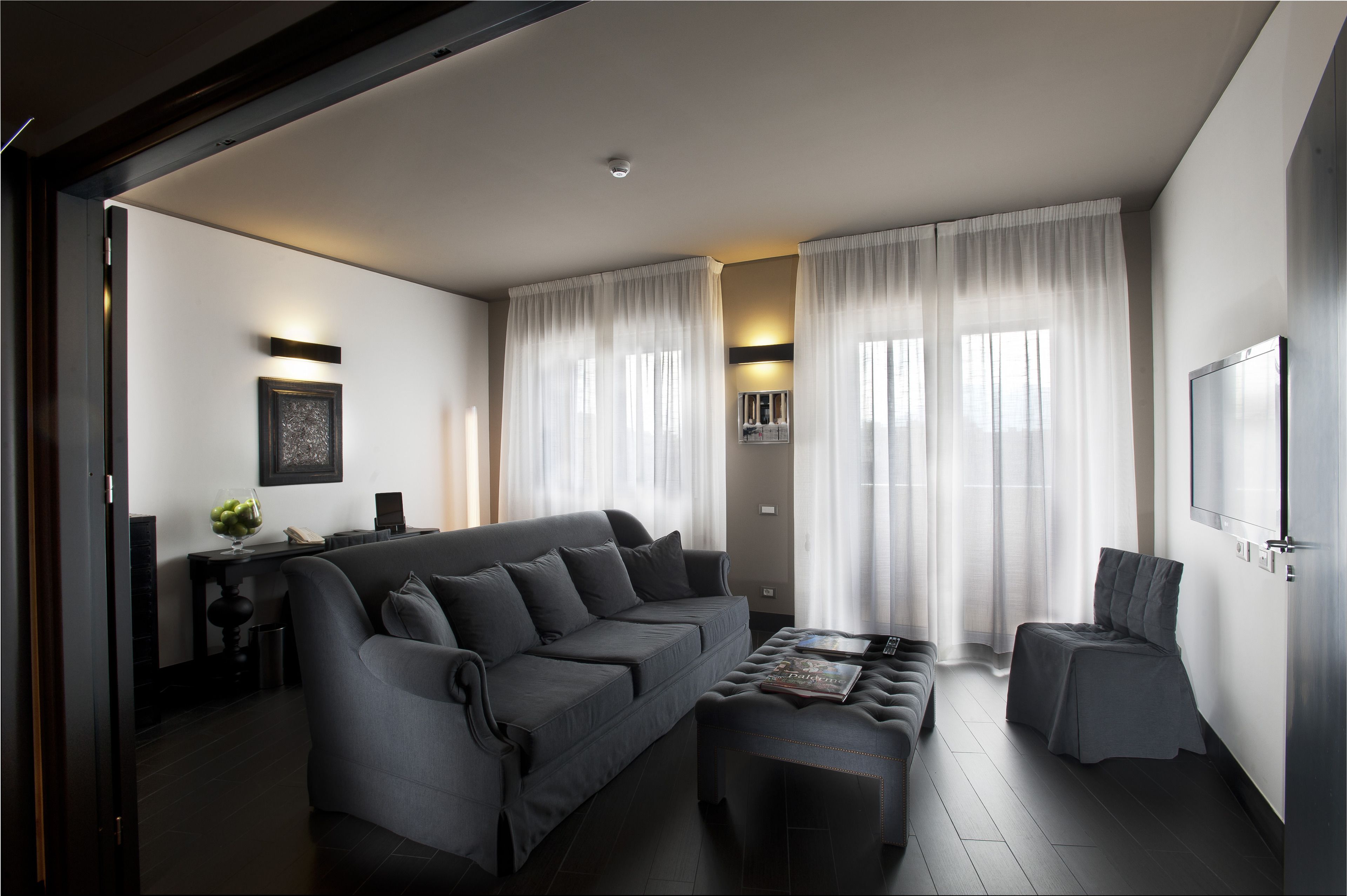 Suite | Living area | 32-inch LCD TV with digital channels, TV