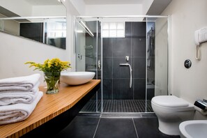 Literie de qualité supérieure, minibar, coffres-forts dans les chambres