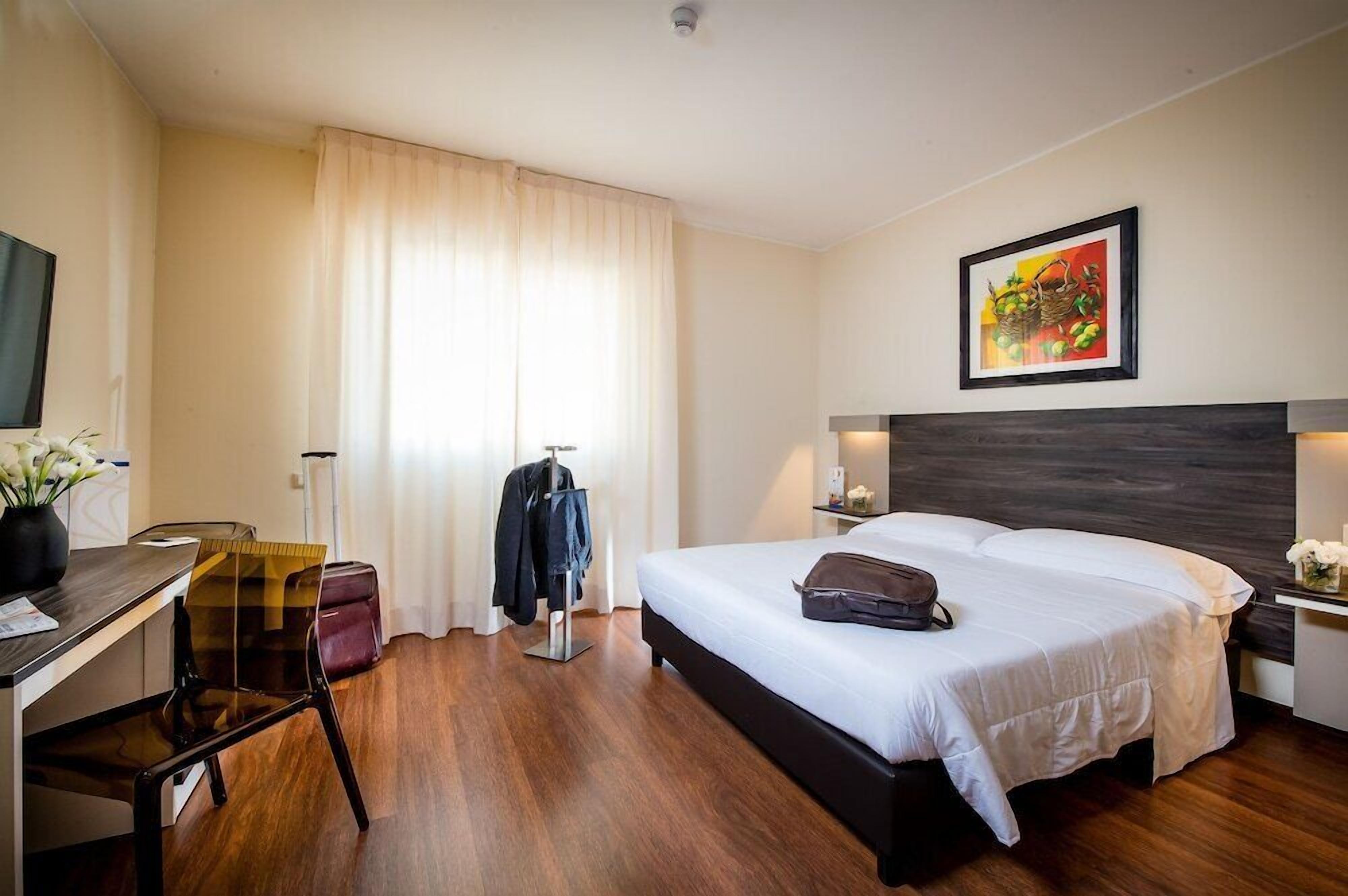 Premium bedding, minibar, in-room safe, desk