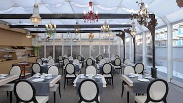 Morgenmadsbuffet hver dag (8.00 EUR pr. person)