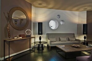 Interior detail - Hotel Caravel (Rome)