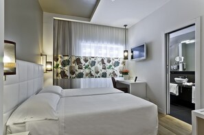 1 bedroom, premium bedding, in-room safe, desk
