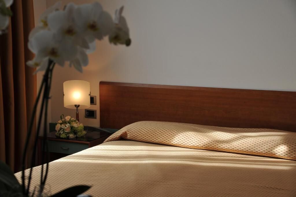 4 dormitorios, minibar, caja fuerte y escritorio