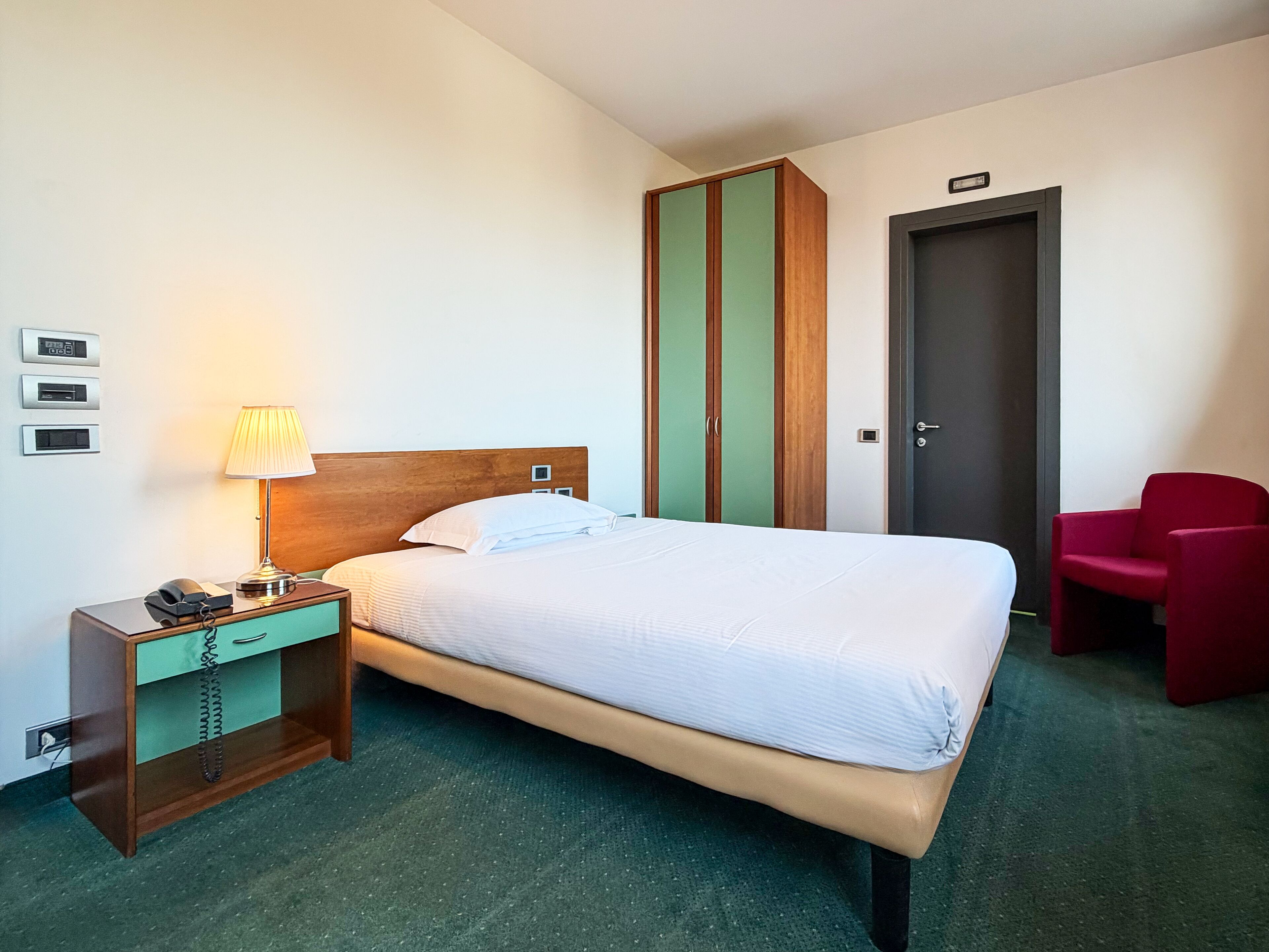 4 soverom, minibar, safe på rommet og skrivebord