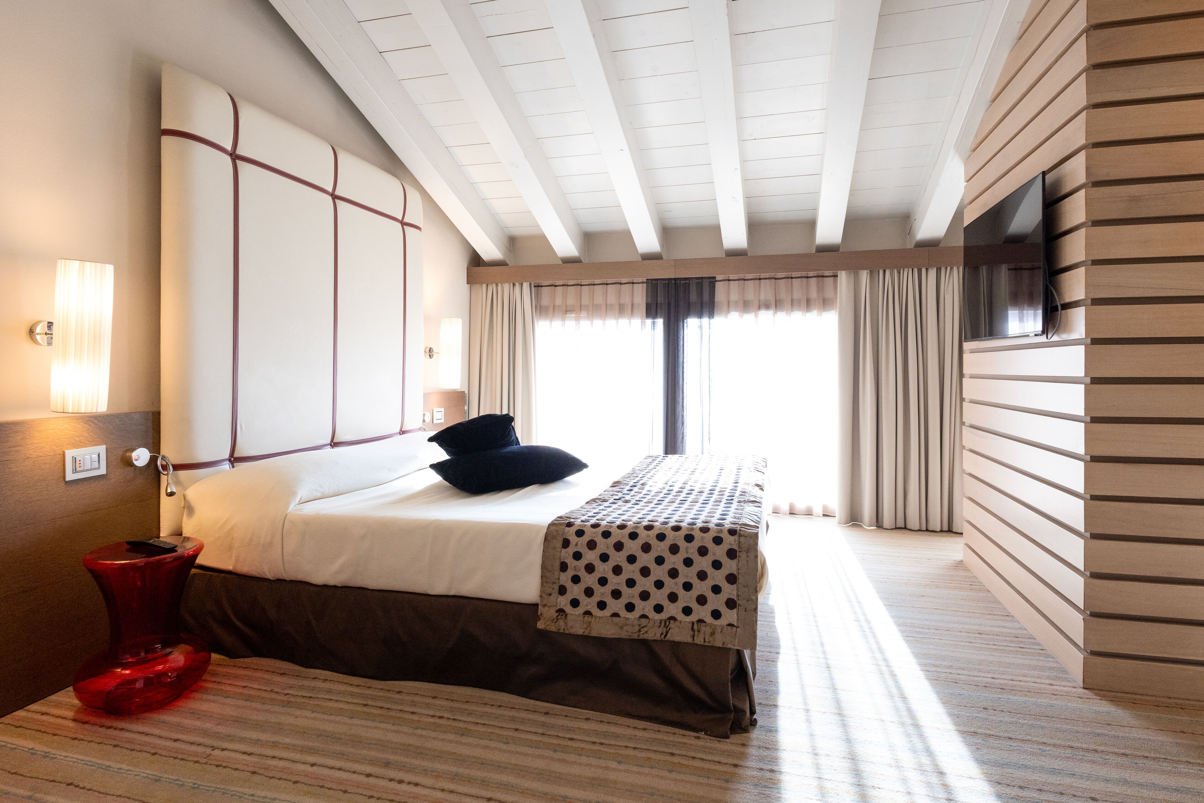 Junior Suite | 4 bedrooms, minibar, in-room safe, desk