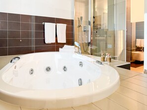 Junior Suite | Bathroom | Free toiletries, hair dryer, slippers, bidet - Hotel Filanda (Cittadella)