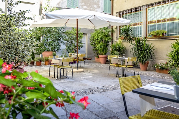 Colazione a buffet, servita tutte le mattine (15 EUR a persona)