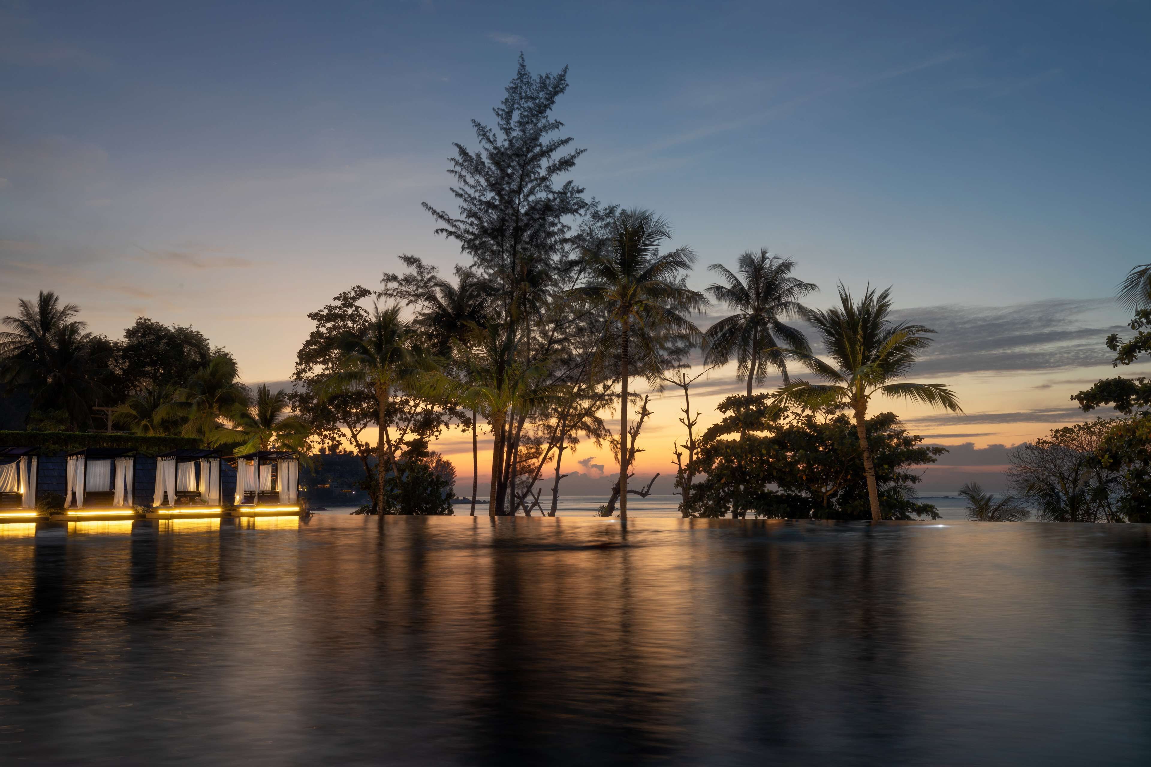 Outdoor pool, free pool cabanas, pool umbrellas