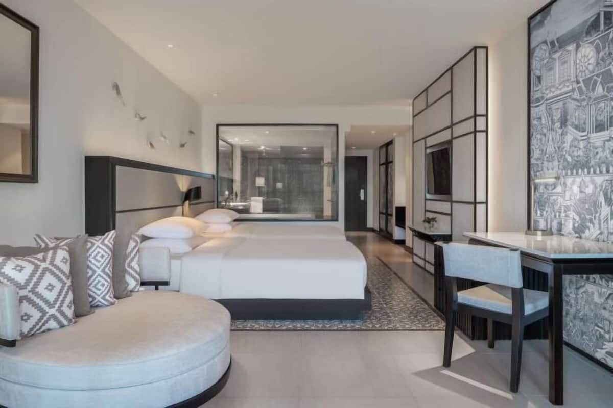 1 bedroom, minibar, in-room safe, desk