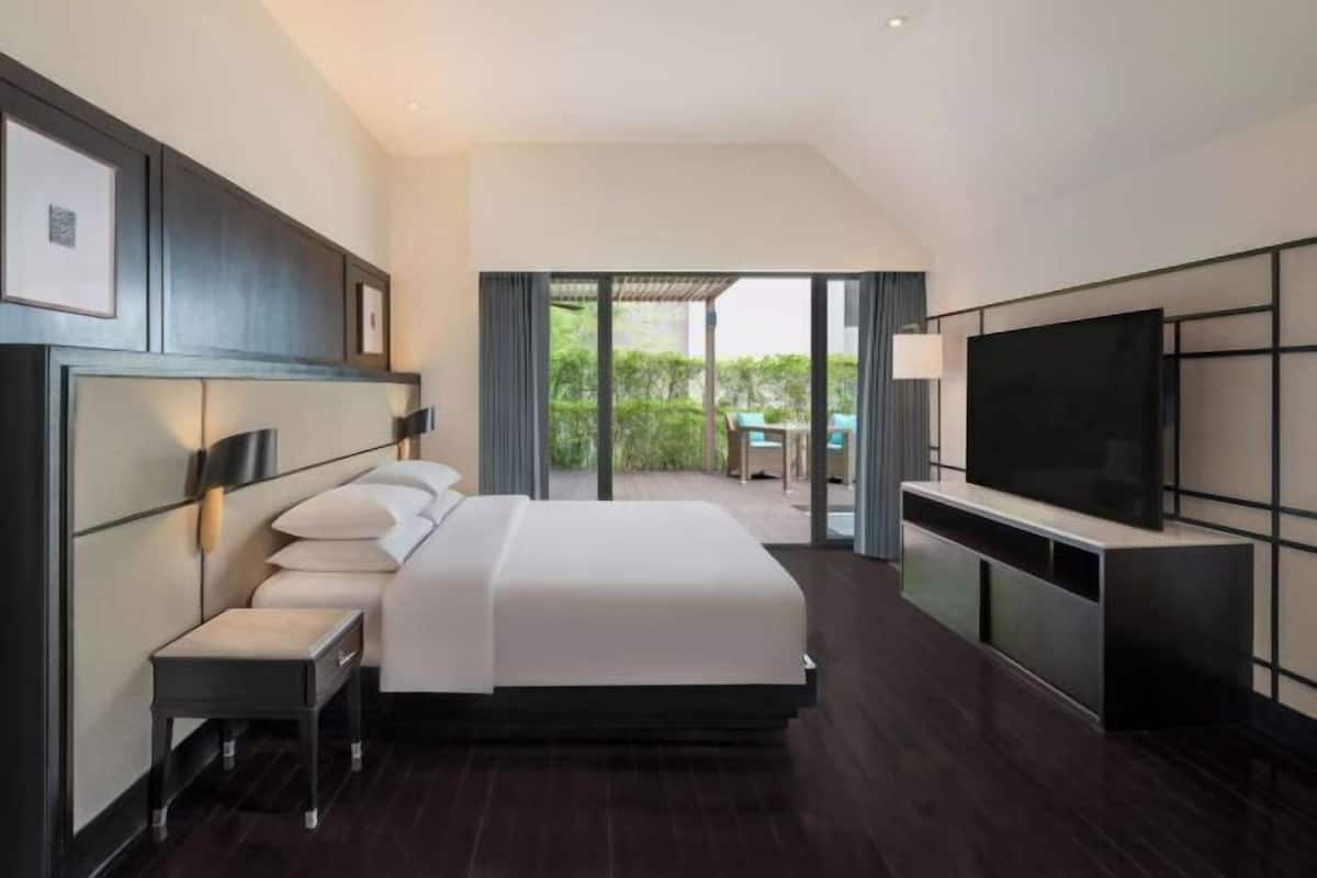 1 bedroom, minibar, in-room safe, desk