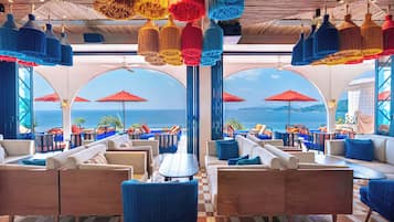 2 Restaurants, Frühstück, Mittagessen, Abendessen, internationale Küche