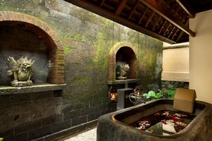 Bañera y ducha independientes, artículos de tocador gratuitos