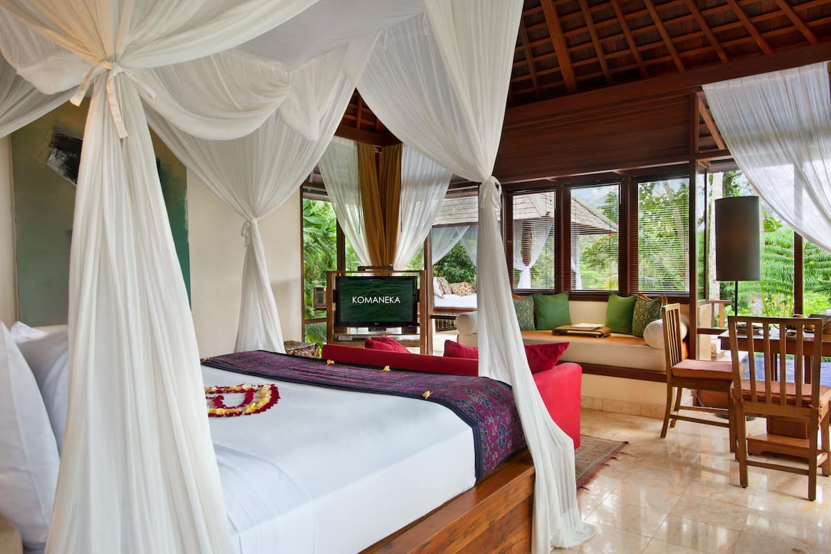 Villa, 1 Bedroom, Private Pool, Valley View | In-room safe, desk, iron/ironing board, free cribs/infant beds