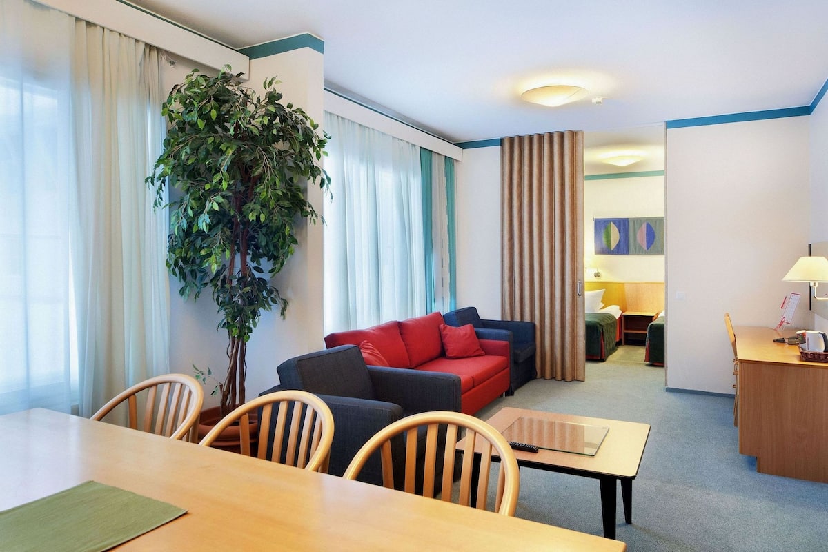 1 Schlafzimmer, Schreibtisch, Verdunkelungsvorhänge