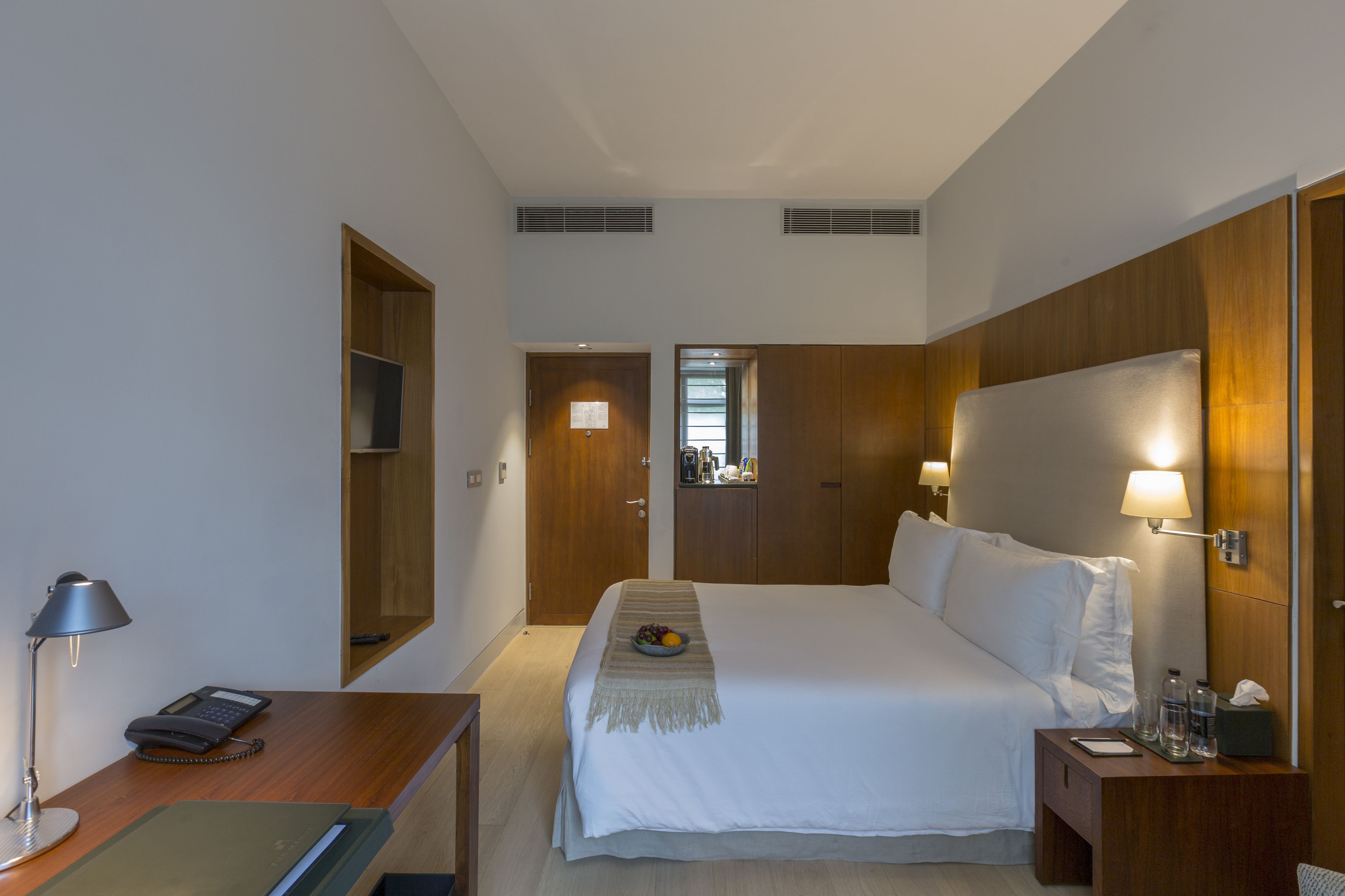 executive room | 1 bedroom, premium bedding, down duvets, memory-foam beds