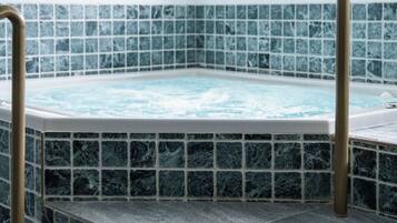 Bain à remous intérieur