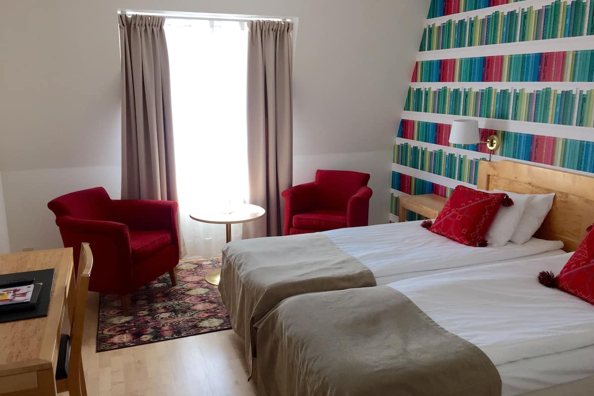 Standard Twin Room | Desk, blackout curtains, iron/ironing board, cots/infant beds
