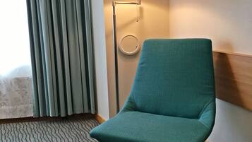 Habitación doble superior | Escritorio, cortinas opacas, tabla de planchar con plancha y wifi gratis